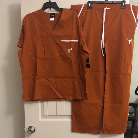 Scrub Dudz Other - NWT SCRUB SET- Burnt Orange, UT Longhorn, Size M